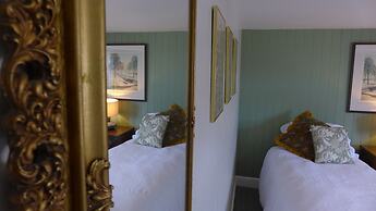 Royal Oak Retreat Near Lewes, Stunning Whole Flat