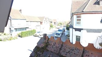 Royal Oak Retreat Near Lewes, Stunning Whole Flat