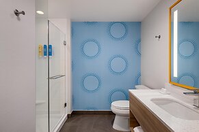 Tru by Hilton Houston Downtown Convention Center