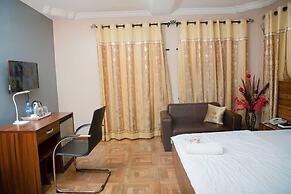 Keem Hotel and Suites