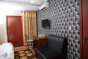 Keem Hotel and Suites