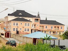 Keem Hotel and Suites