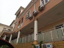Keem Hotel and Suites