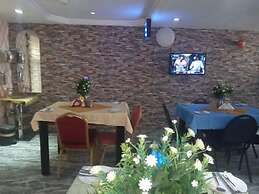 Keem Hotel and Suites
