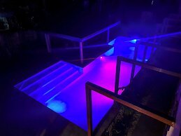 Ramada Suites By Wyndham Seafront Coral Coast