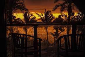 Ramada Suites By Wyndham Seafront Coral Coast