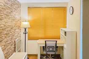 Minimalist And Cozy Studio Gateway Park Lrt City Bekasi Apartment