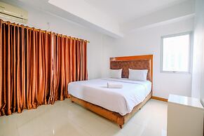 Minimalist And Comfy 2Br Park View Condominium Apartment