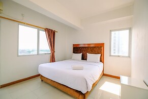 Minimalist And Comfy 2Br Park View Condominium Apartment