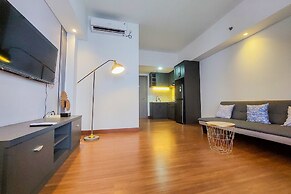Comfy And Minimalist 1Br At Tamansari Bintaro Mansion Apartment