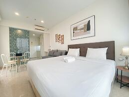 The Signature Studio Apartment With Jaccuzi Art Deco