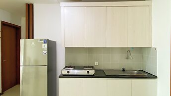 Best Homey And Spacious 3Br At Green Bay Condominium Apartment