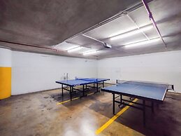 The Regal Studio At Dago Suites Apartment