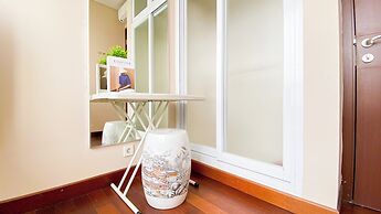 Modern Look 2Br At Lucky Tower Residence Apartment