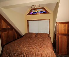 Out 'N' About Treehouse Treesort