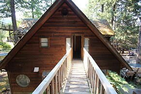 Out 'N' About Treehouse Treesort