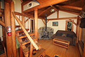 Out 'N' About Treehouse Treesort