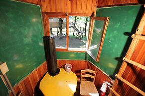 Out 'N' About Treehouse Treesort