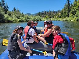 Out 'N' About Treehouse Treesort