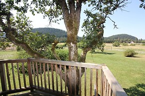 Out 'N' About Treehouse Treesort