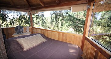 Out 'N' About Treehouse Treesort