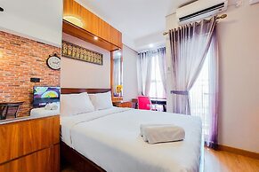 Homey And Relaxing Studio Transpark Bintaro Apartment