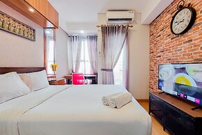 Homey And Relaxing Studio Transpark Bintaro Apartment