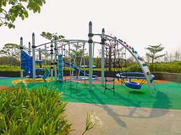 Good Place And Strategic Studio Gold Coast Apartment Pik