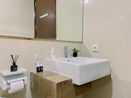 Homey And Modern 2Br At Casa Grande Residence Apartment