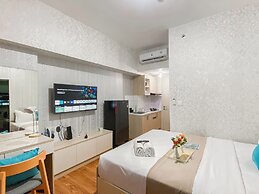 Well Furnished And Comfy Studio At Springlake Summarecon Bekasi Apartm