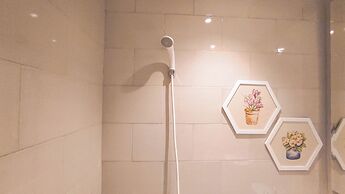 Beautiful And Modern Studio At Benson Supermall Mansion Apartment