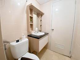 Strategic 2Br Apartment With Pool View At Parahyangan Residence