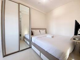 Strategic 2Br Apartment With Pool View At Parahyangan Residence