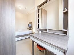 Strategic 2Br Apartment With Pool View At Parahyangan Residence