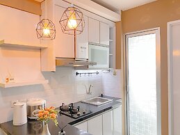 Warm And Homey 2Br Bassura City Apartment