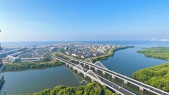 Warm And Cozy Studio Apartment At Gold Coast