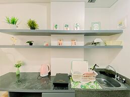 Relaxing Studio At Transpark Cibubur Apartment