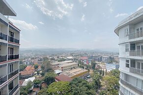 Highrise Studio At Apartment Beverly Dago