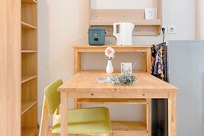 Strategic And Restful 2Br Springlake Summarecon Bekasi Apartment