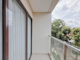 Homey And Relaxing Studio Patraland Amarta Apartment