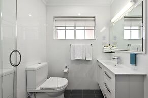 Bluegum Dubbo by Travellers