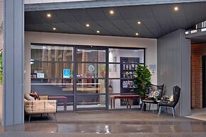 Bluegum Dubbo by Travellers