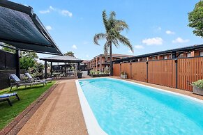 Bluegum Dubbo by Travellers