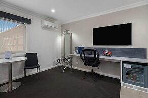 Bluegum Dubbo by Travellers