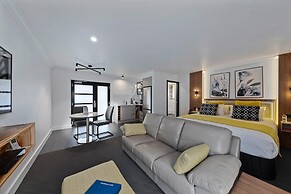 Bluegum Dubbo by Travellers