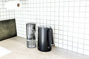 Mid-Century Modern Style 1BD with Garden