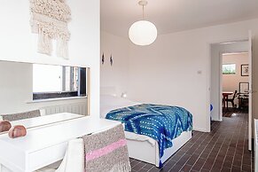 Mid-Century Modern Style 1BD with Garden