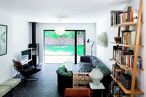 Mid-Century Modern Style 1BD with Garden