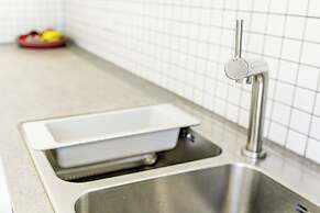 Mid-Century Modern Style 1BD with Garden