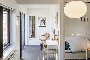 Mid-Century Modern Style 1BD with Garden